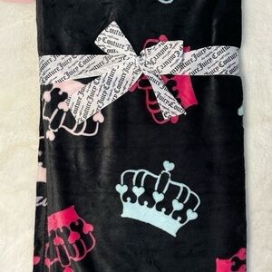 *NEW* Juicy Couture Crowns and Heart Black Throw Blanket